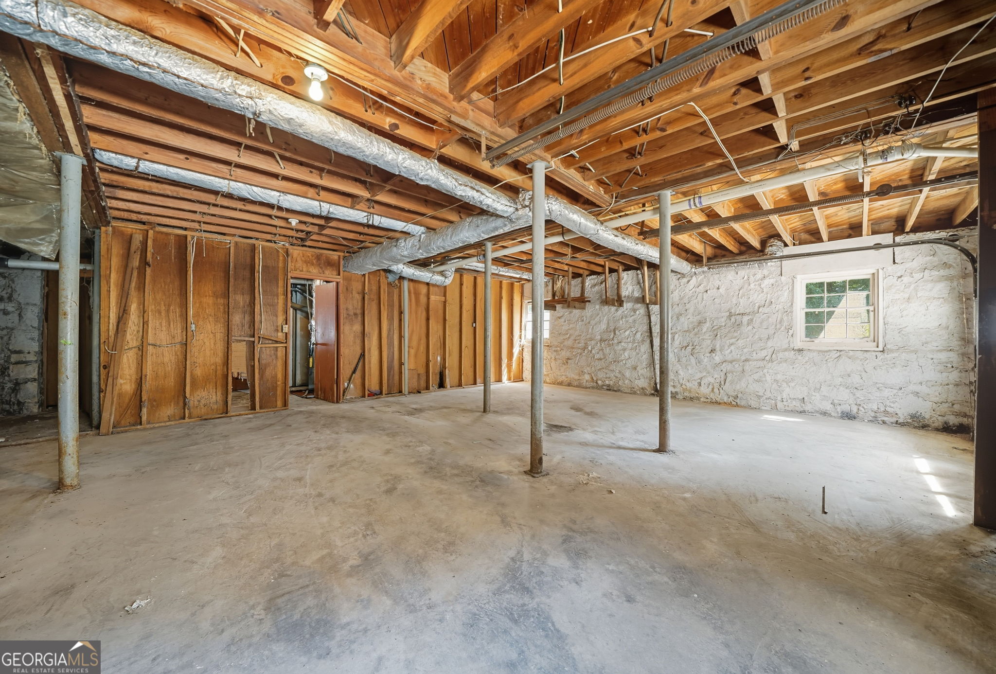 716 Lynn Valley Road SW