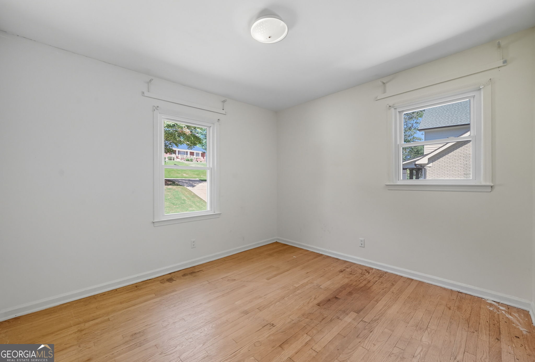 716 Lynn Valley Road SW