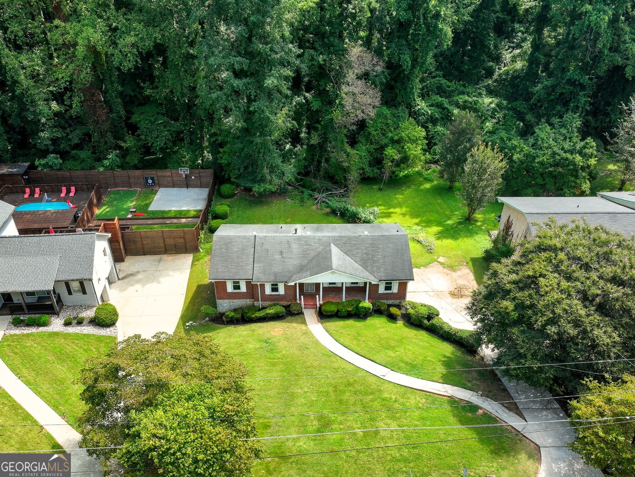 716 Lynn Valley Road SW
