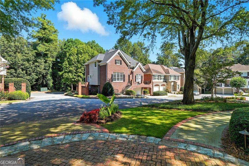 1154 Fairway Gardens NE