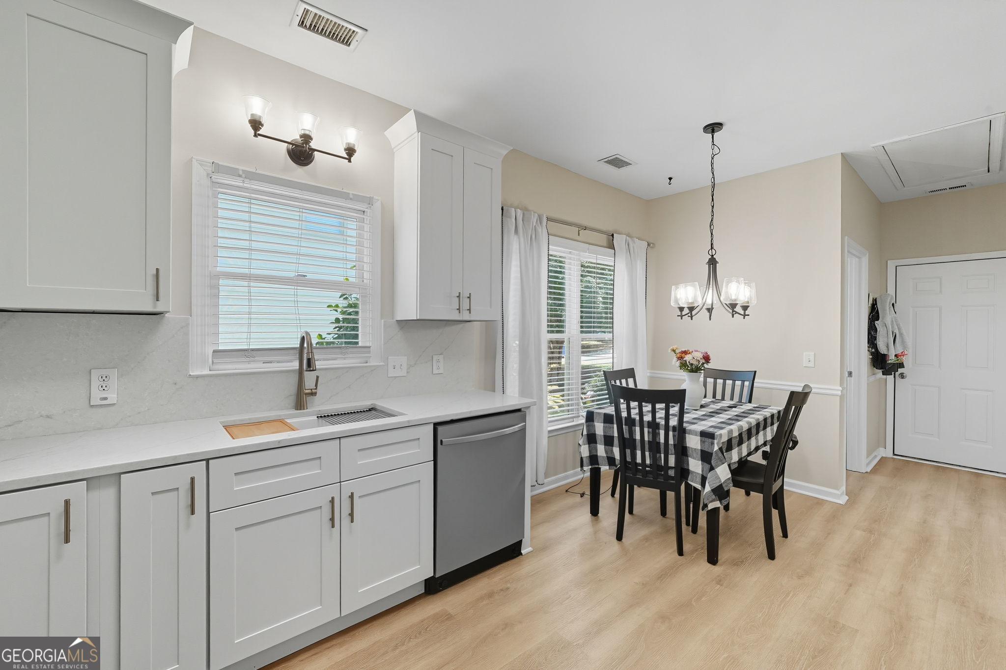 5090 Newpark Drive NW