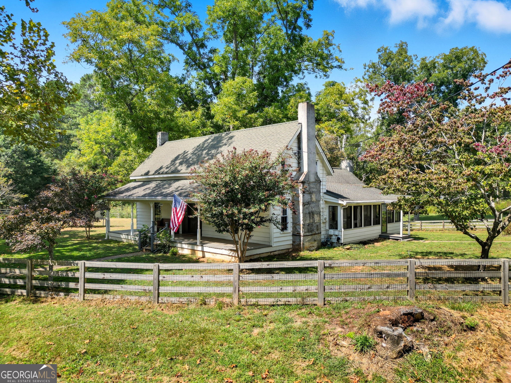 3940 Twin Lakes Drive