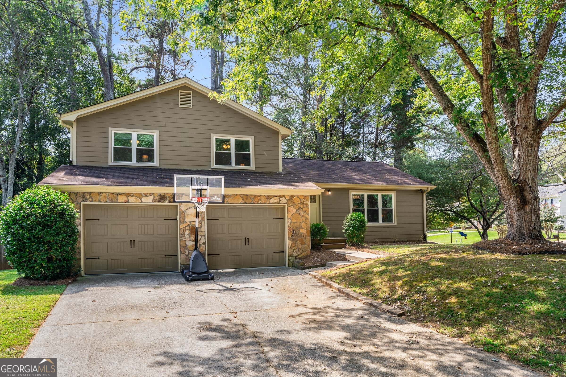 350 Sea Holly Circle