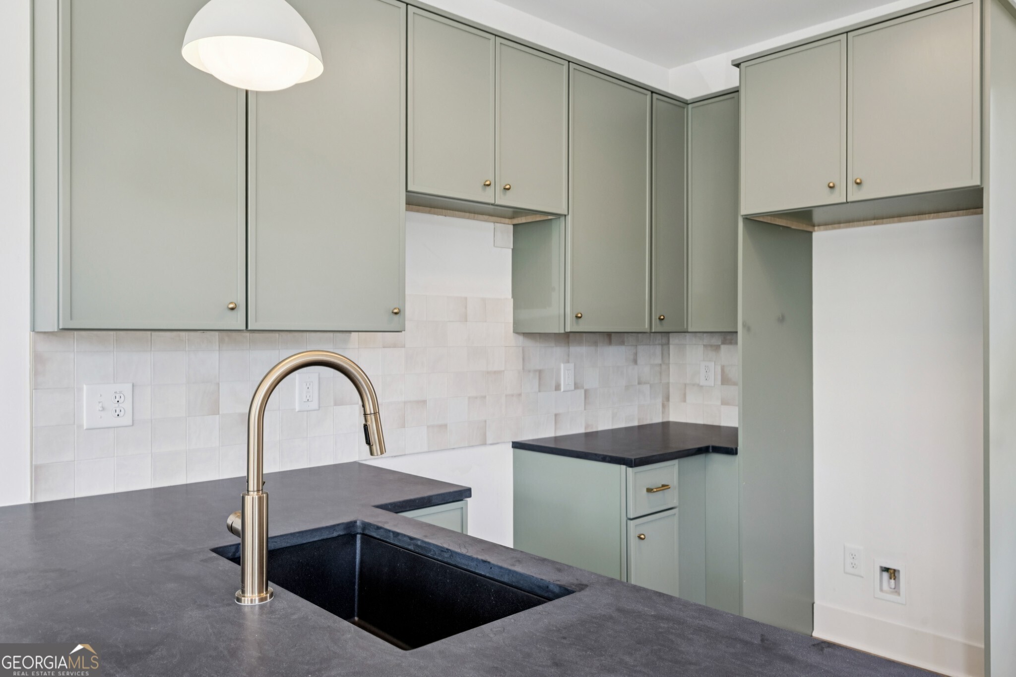 1160 Boulevard SE # 12