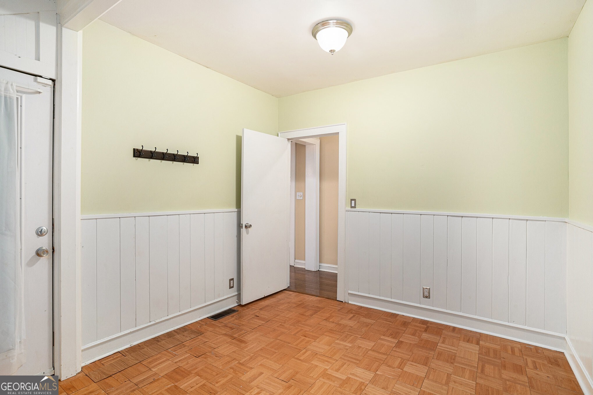 495 Waldo Street SE