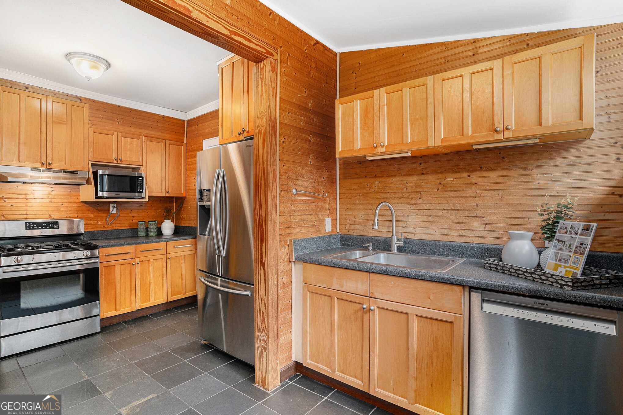 495 Waldo Street SE