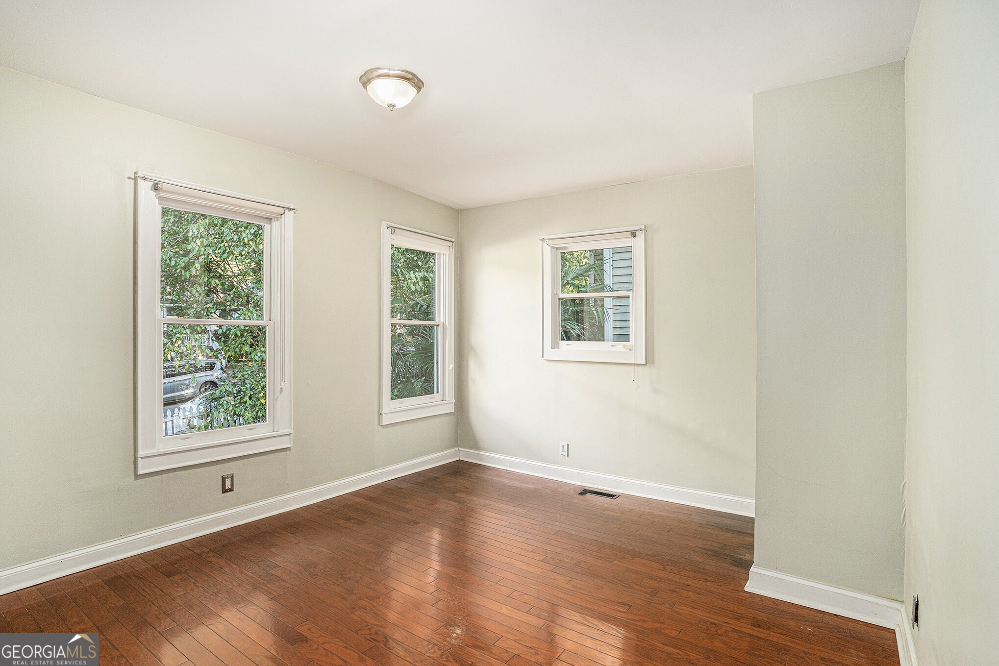 495 Waldo Street SE