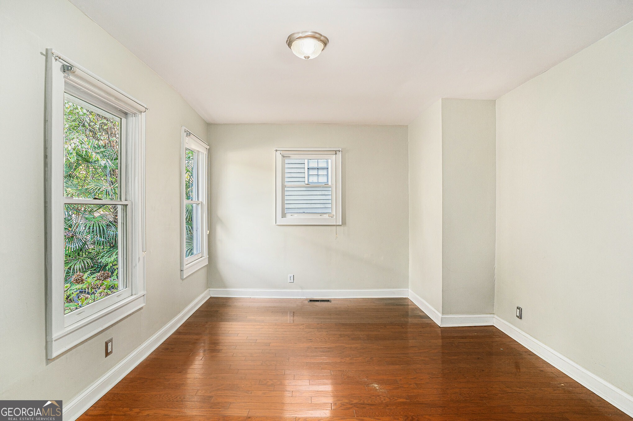 495 Waldo Street SE