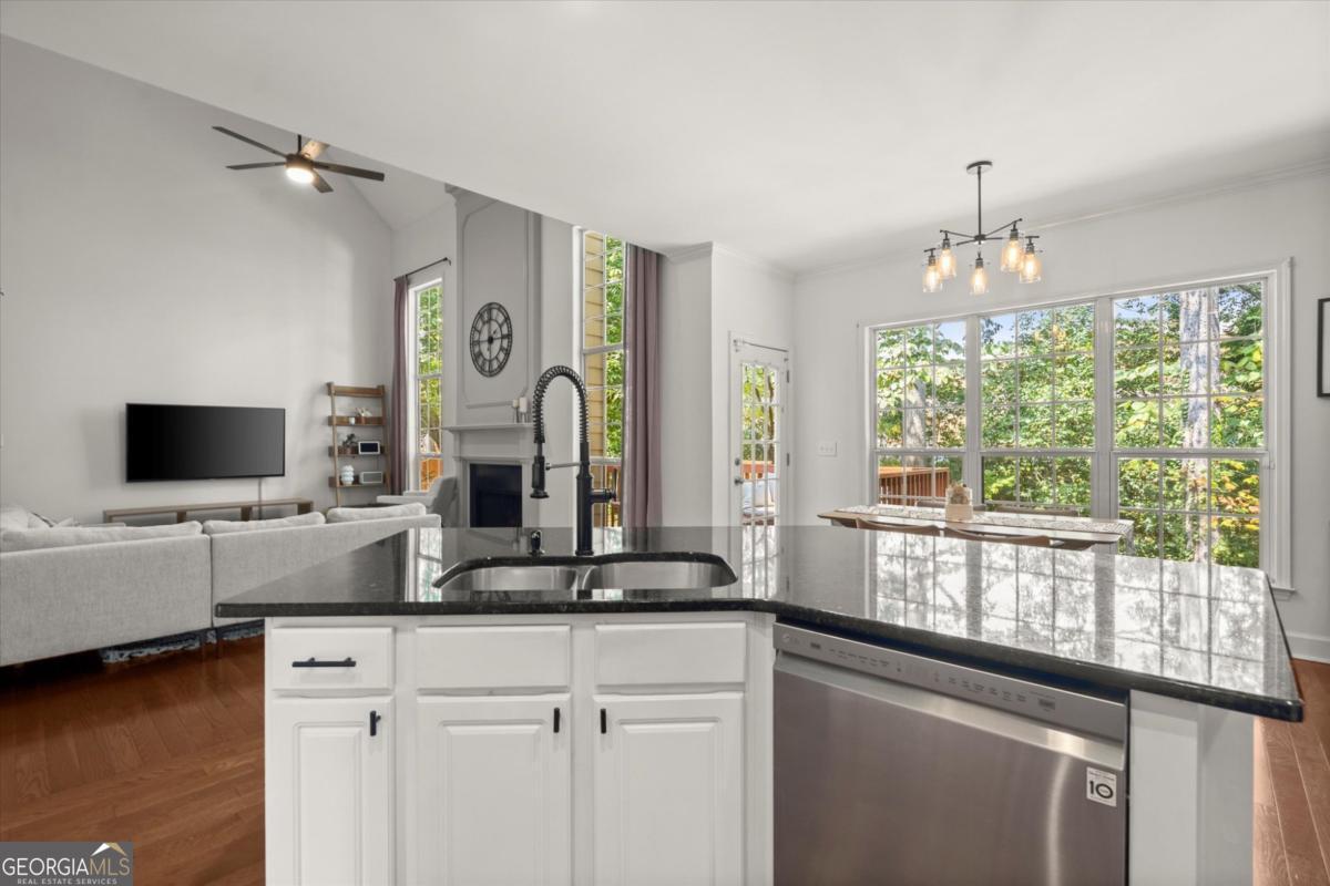 1906 Hidden Springs Path SE