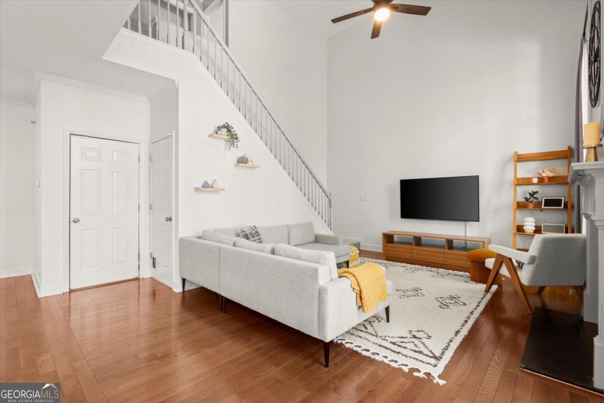 1906 Hidden Springs Path SE