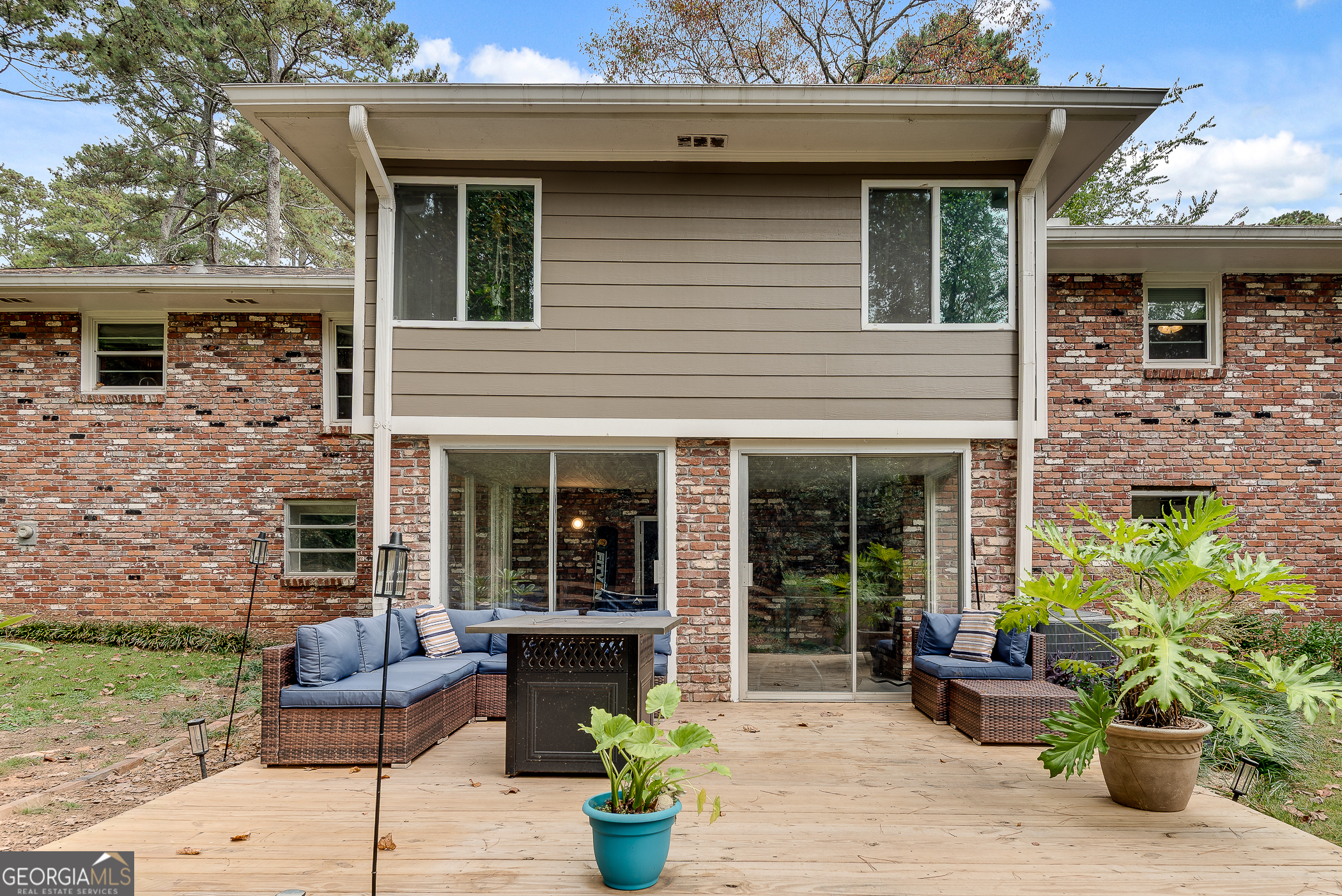 2430 Sherbrooke Court NE