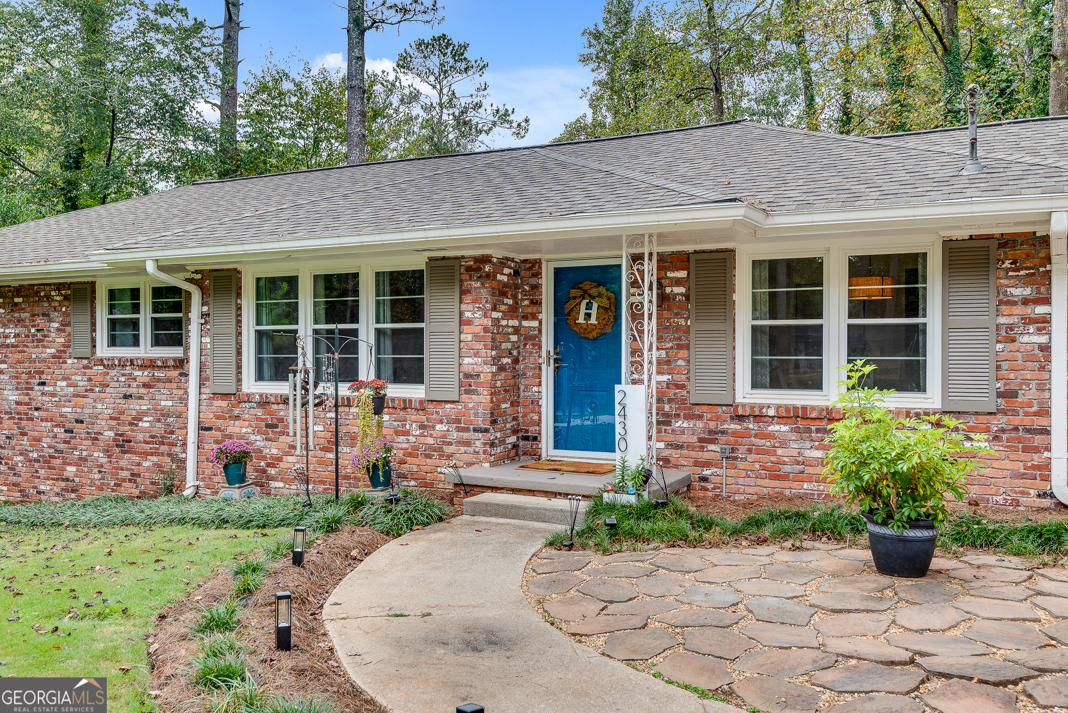 2430 Sherbrooke Court NE