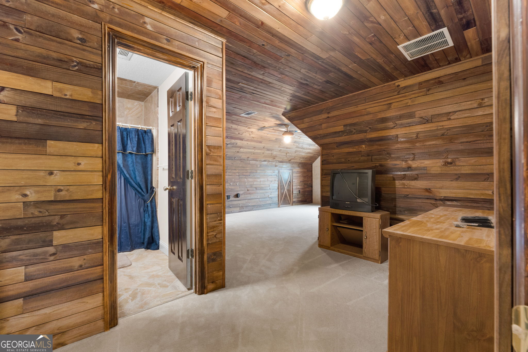 228 Indian Creek Road