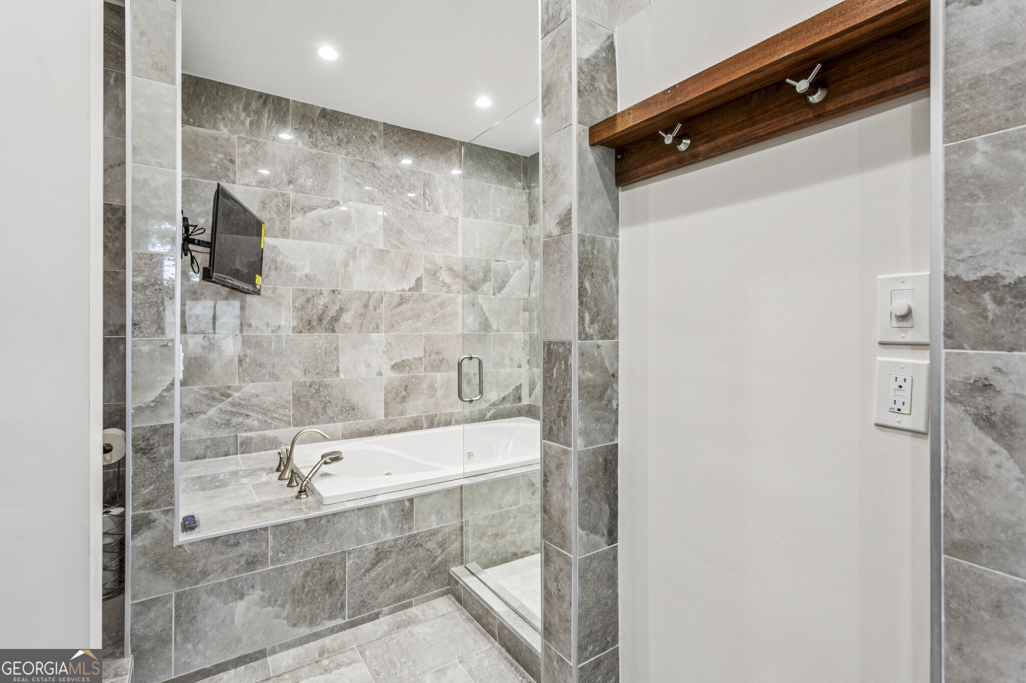 692 Kirkwood Avenue SE # A