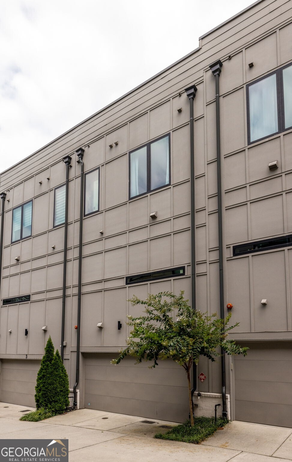 550 N Highland Avenue NE # 4
