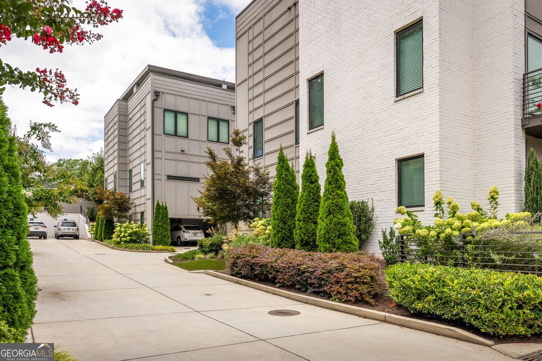 550 N Highland Avenue NE # 4