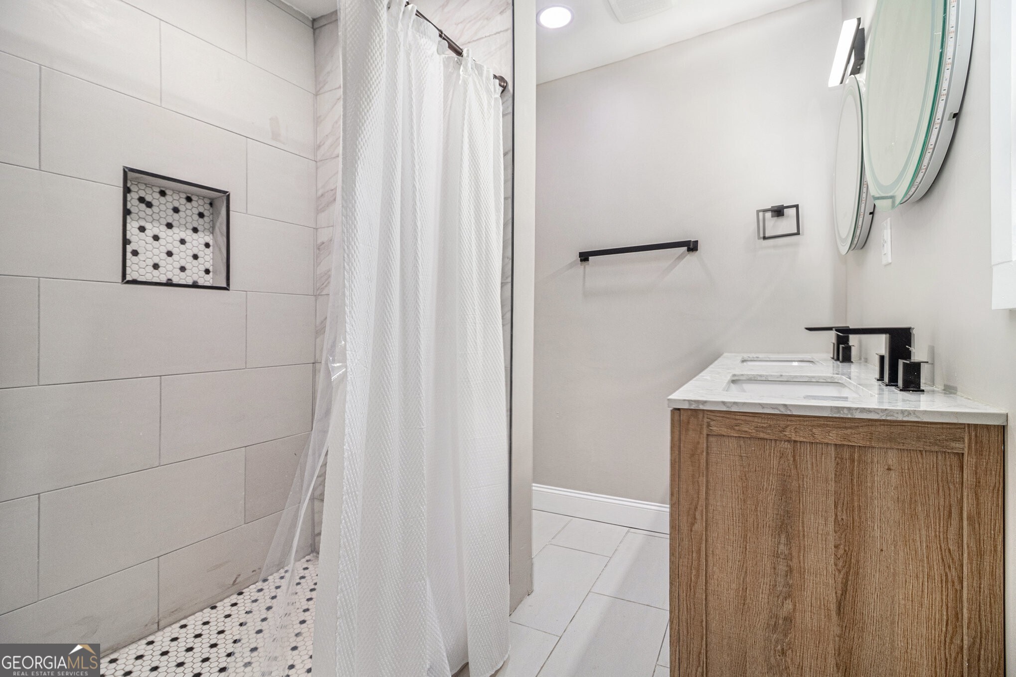 5316 The Savoy Street