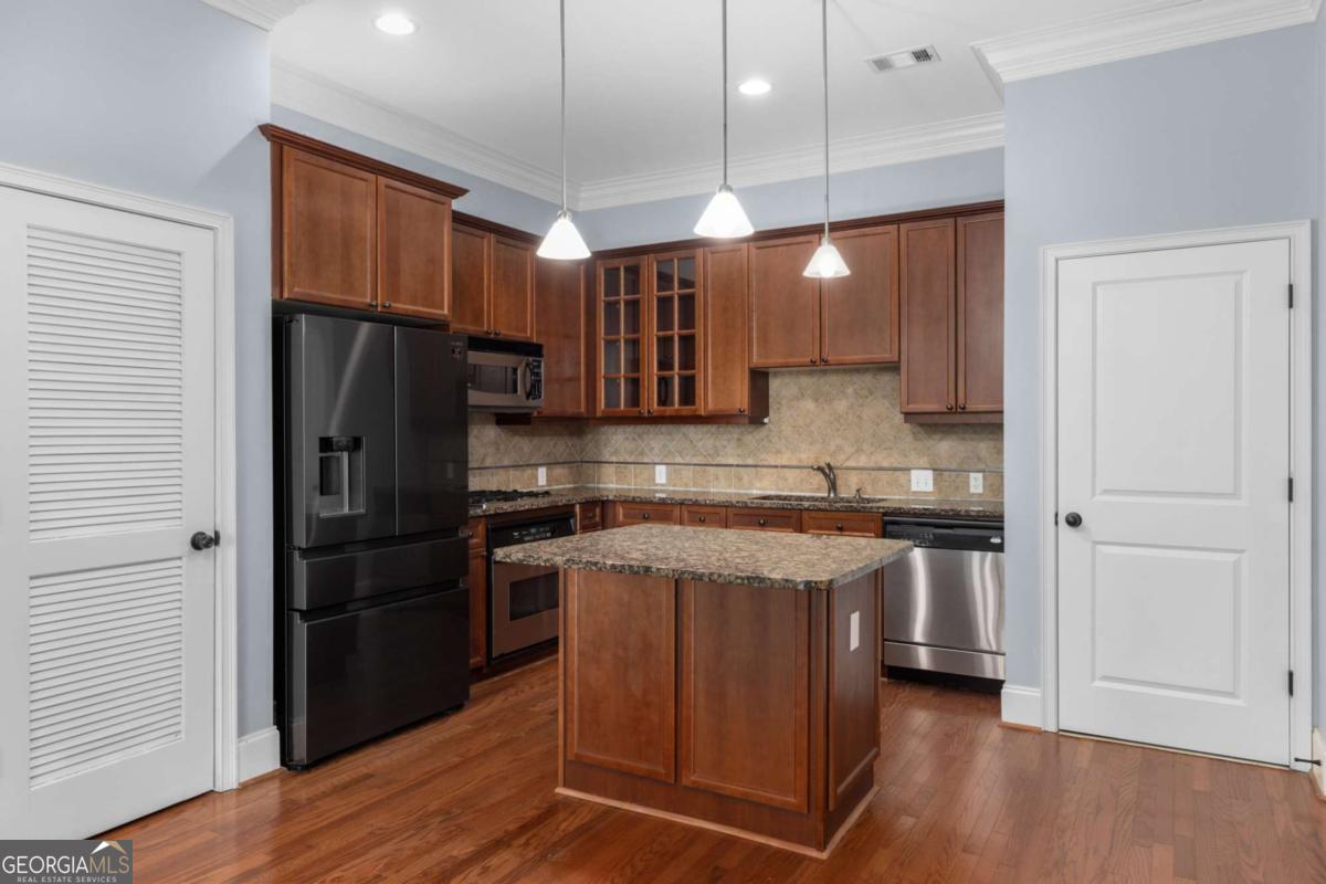 11 Perimeter Center E # 1404