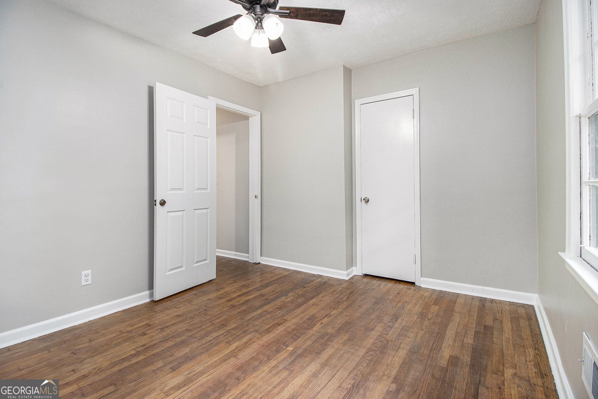 2550 Graywall Street