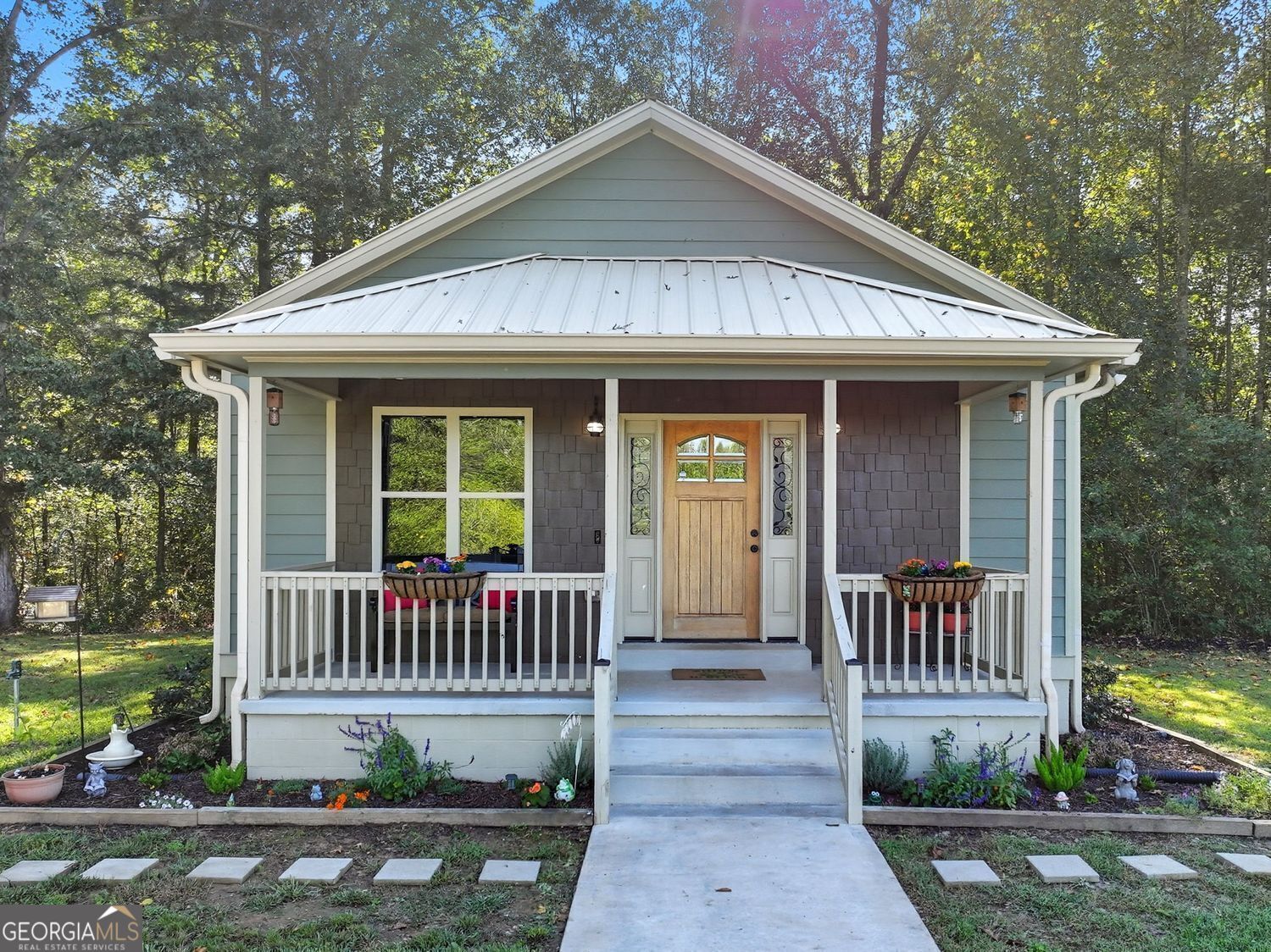 275 Old Whitestone Road W