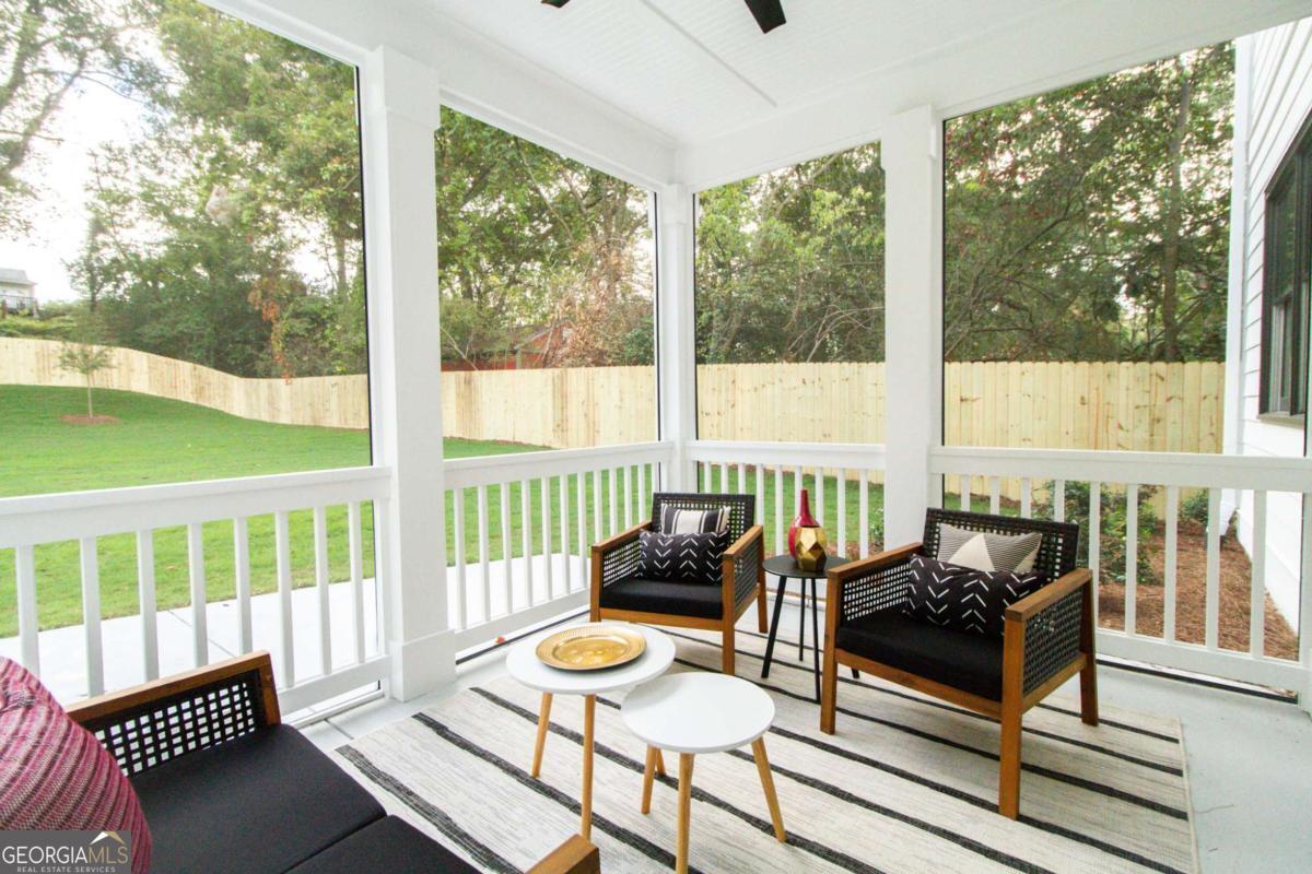 507 Casanova Street SE