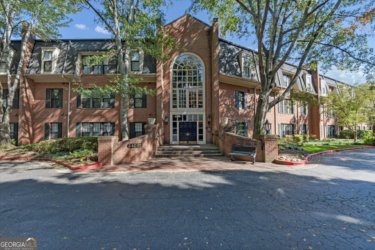 24315 Plantation Drive NE