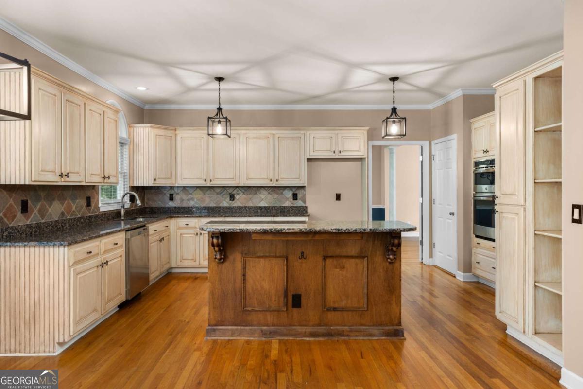 105 Kensington Pond Court