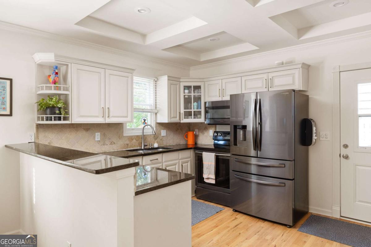 215 Sisson Avenue NE
