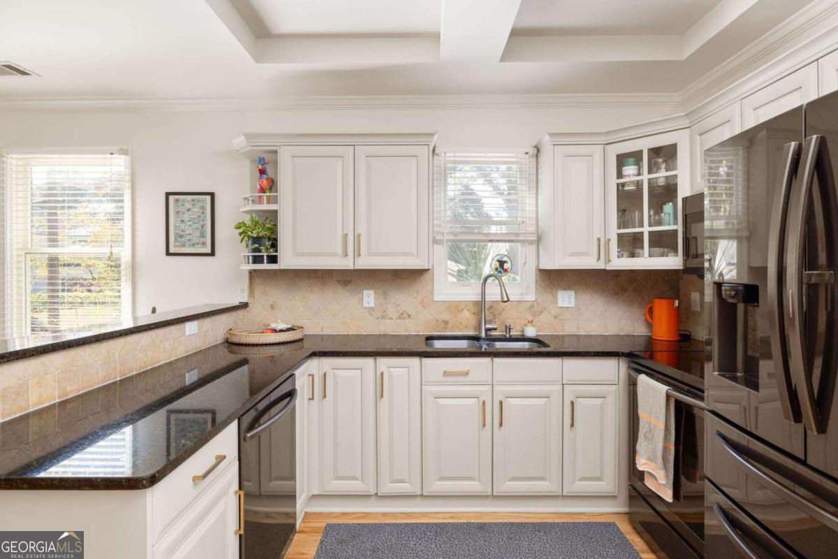 215 Sisson Avenue NE