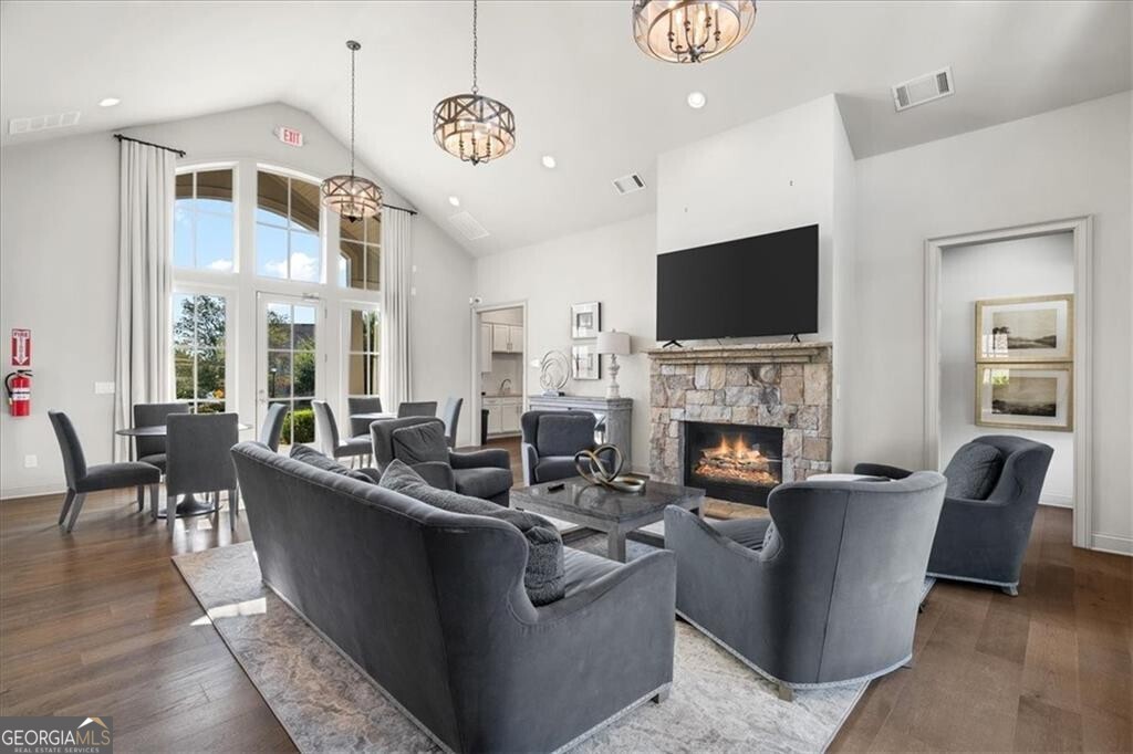 2531 Skyland Drive NE