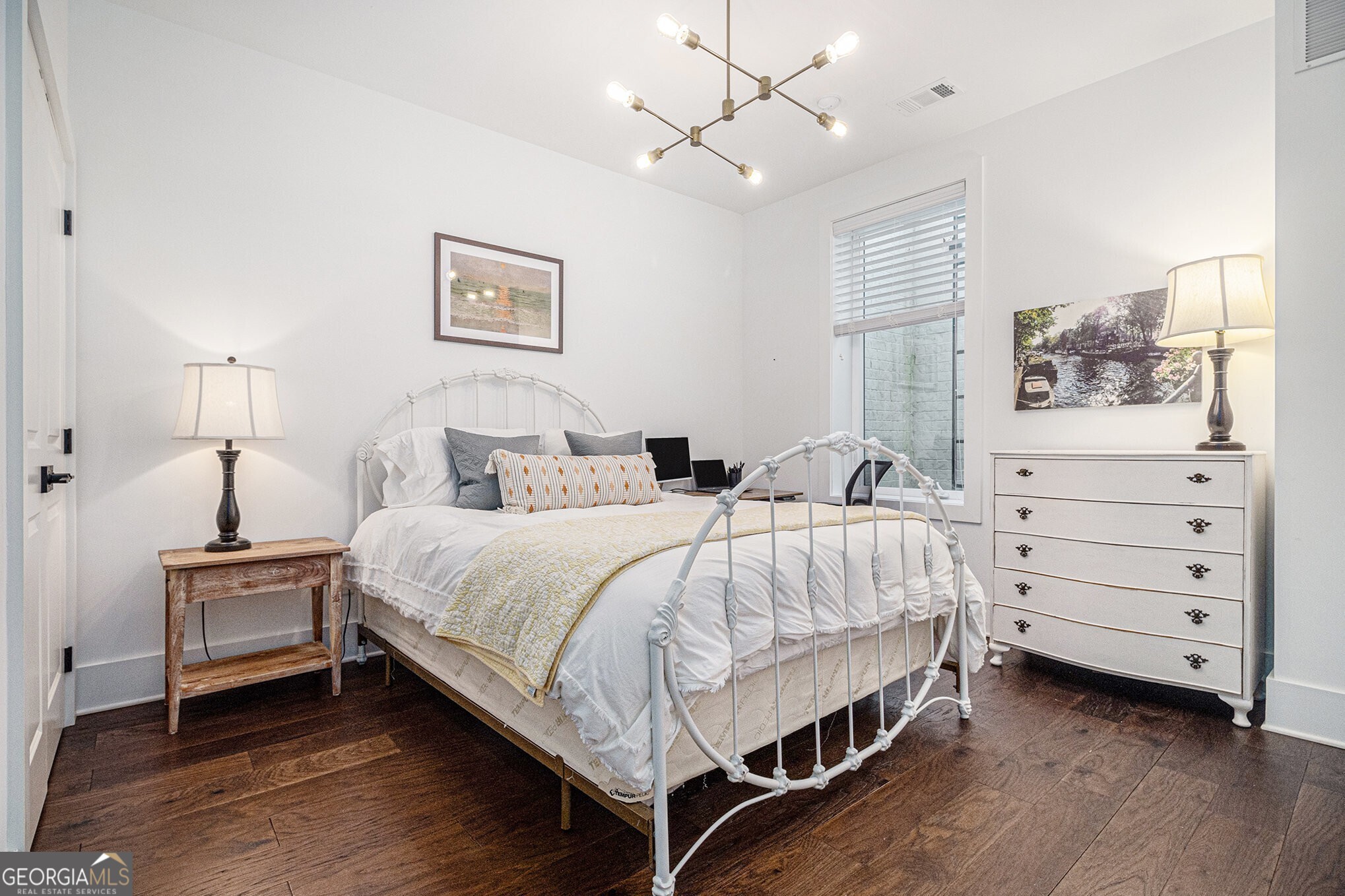 366 Gibson Street SE