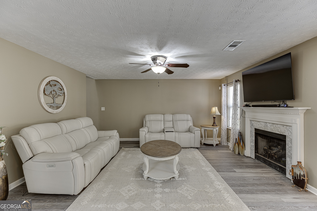 4693 Devencrest Lane