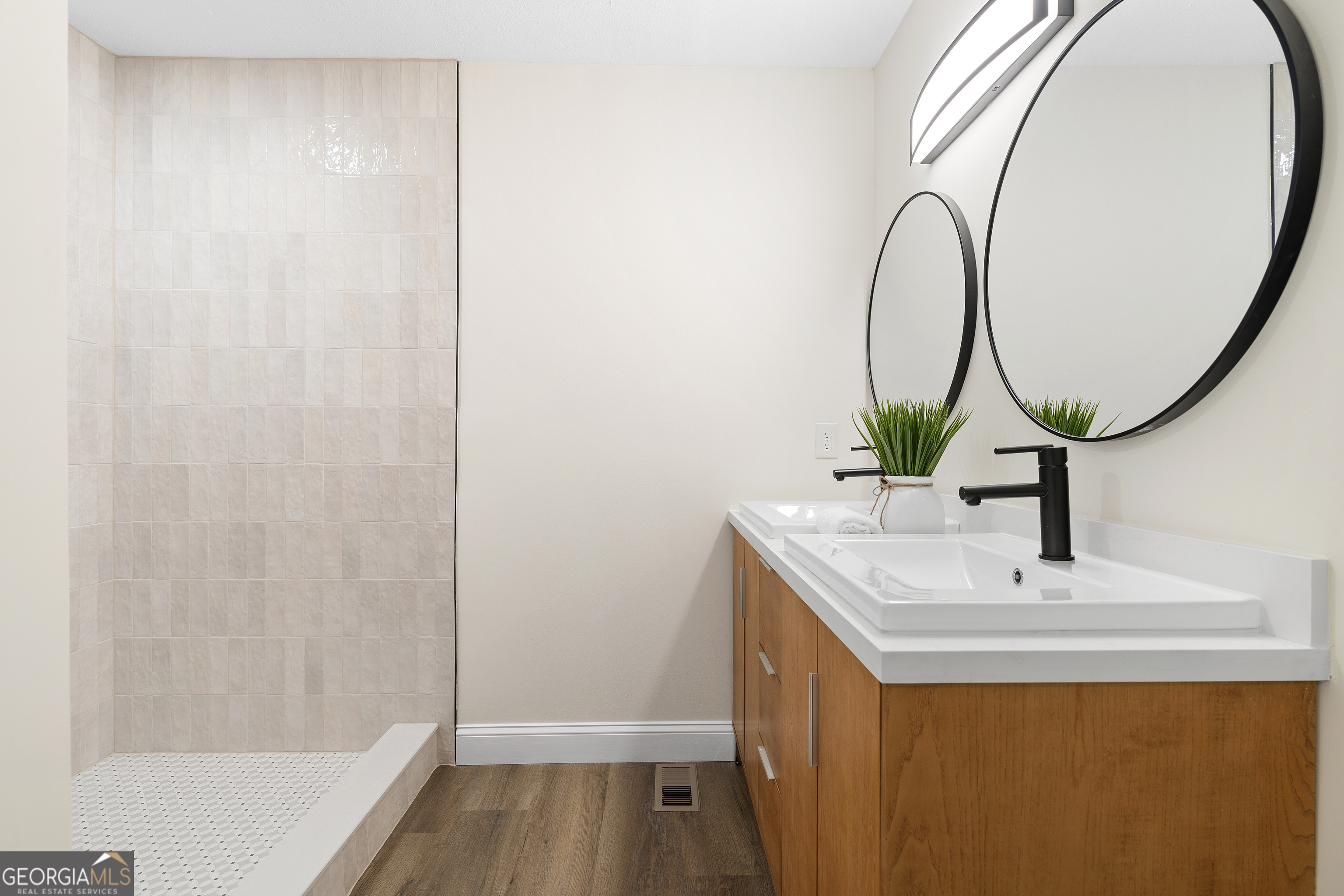 195 Beverly Park Court