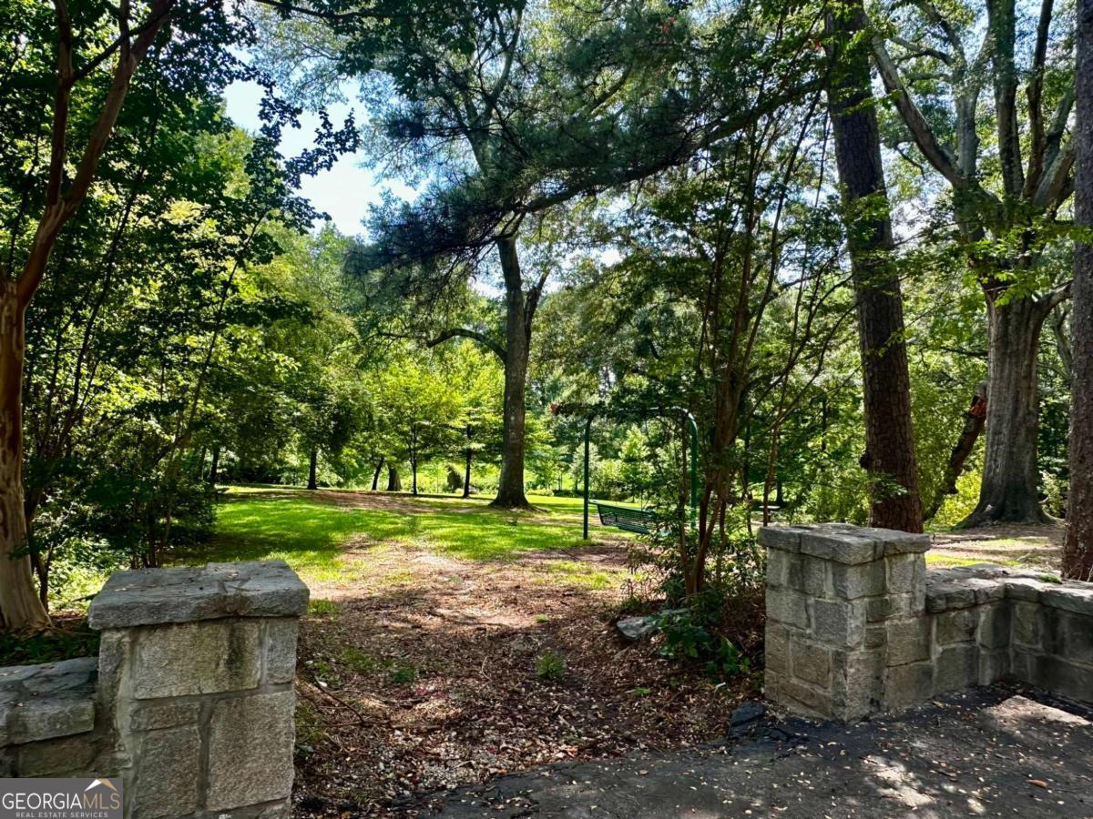 387 Hillside Drive SW