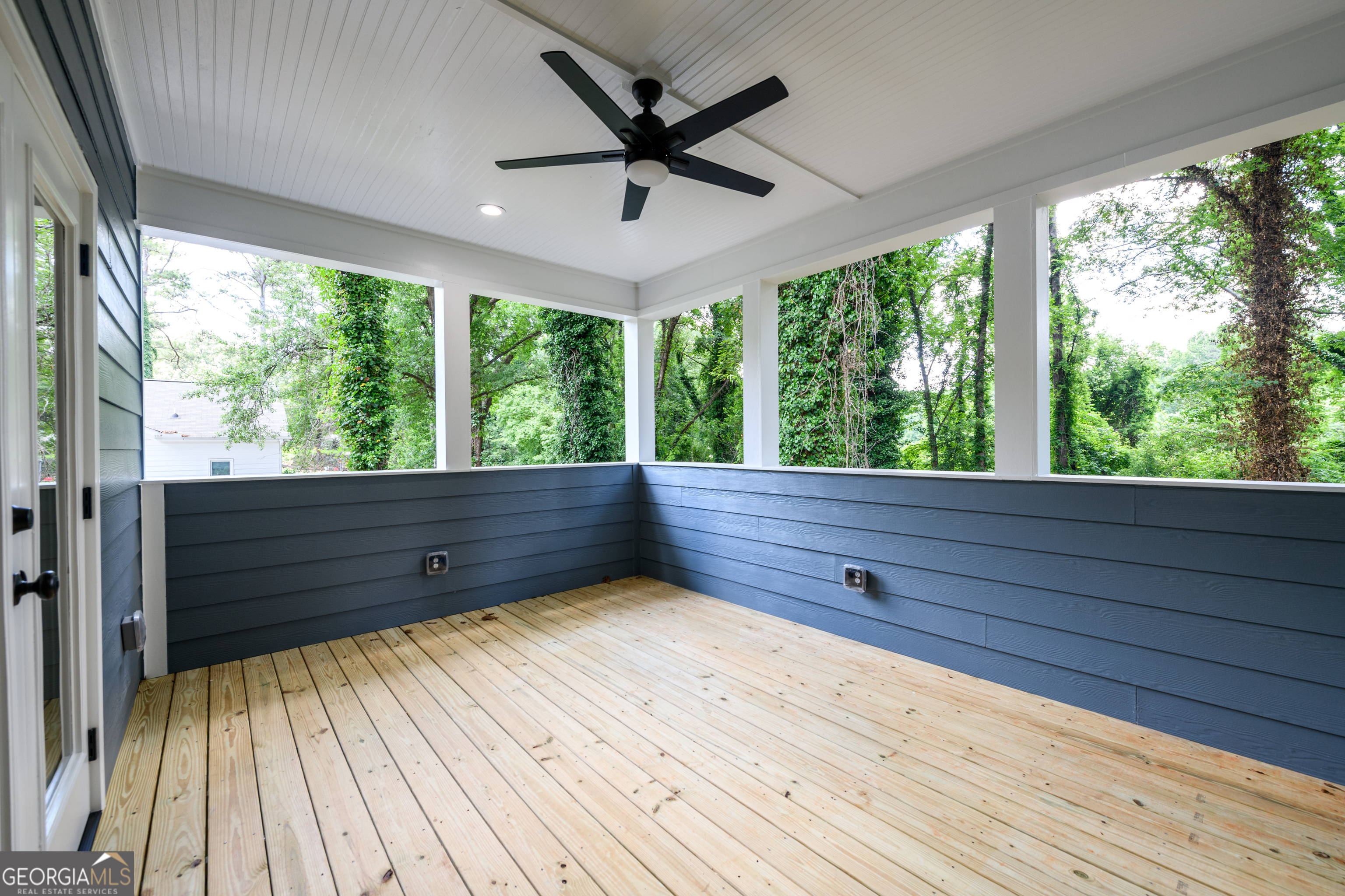 387 Hillside Drive SW