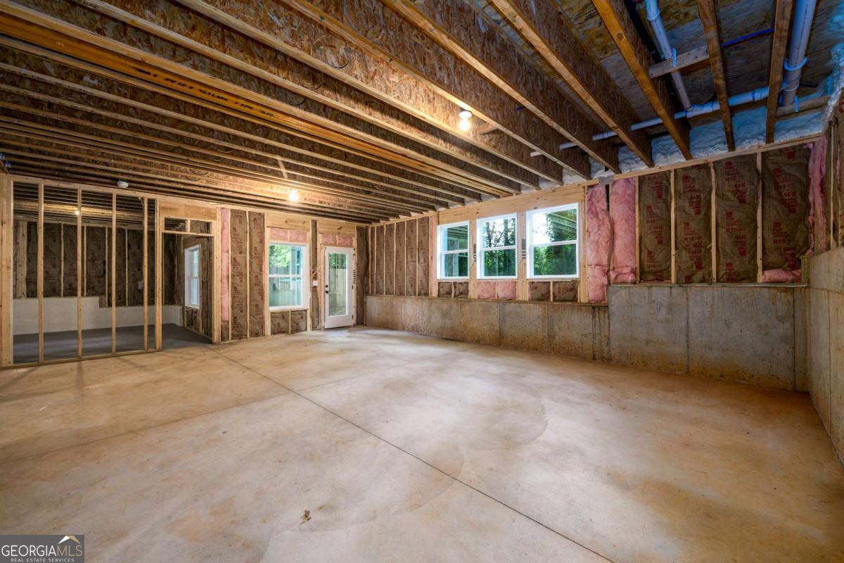 387 Hillside Drive SW