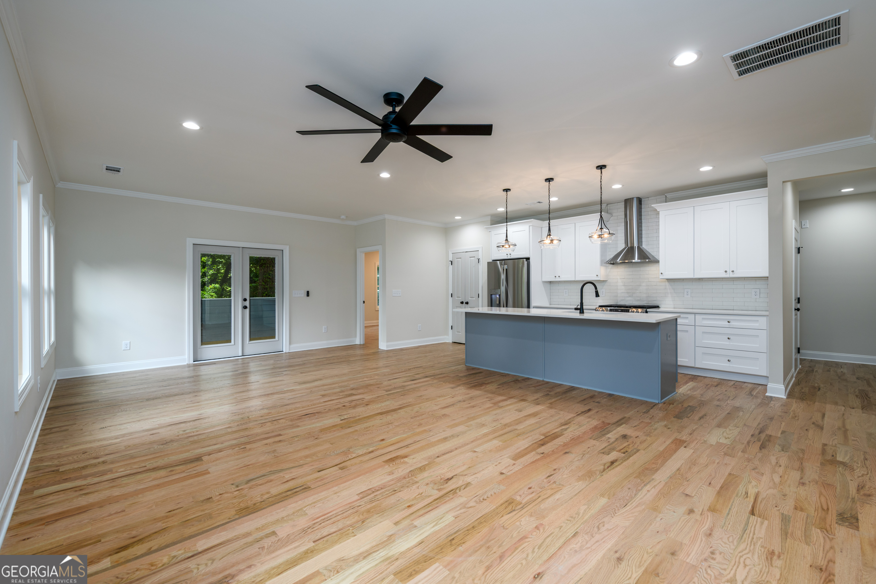 387 Hillside Drive SW