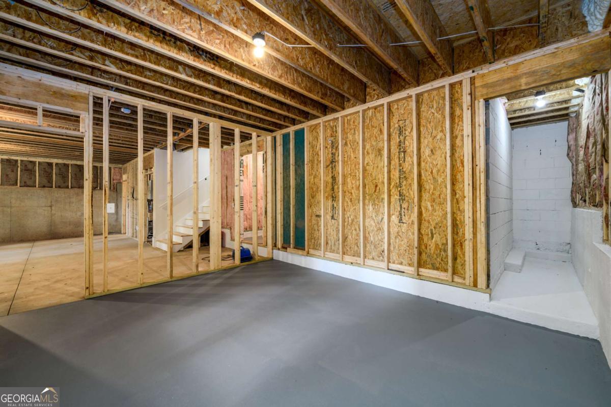 387 Hillside Drive SW