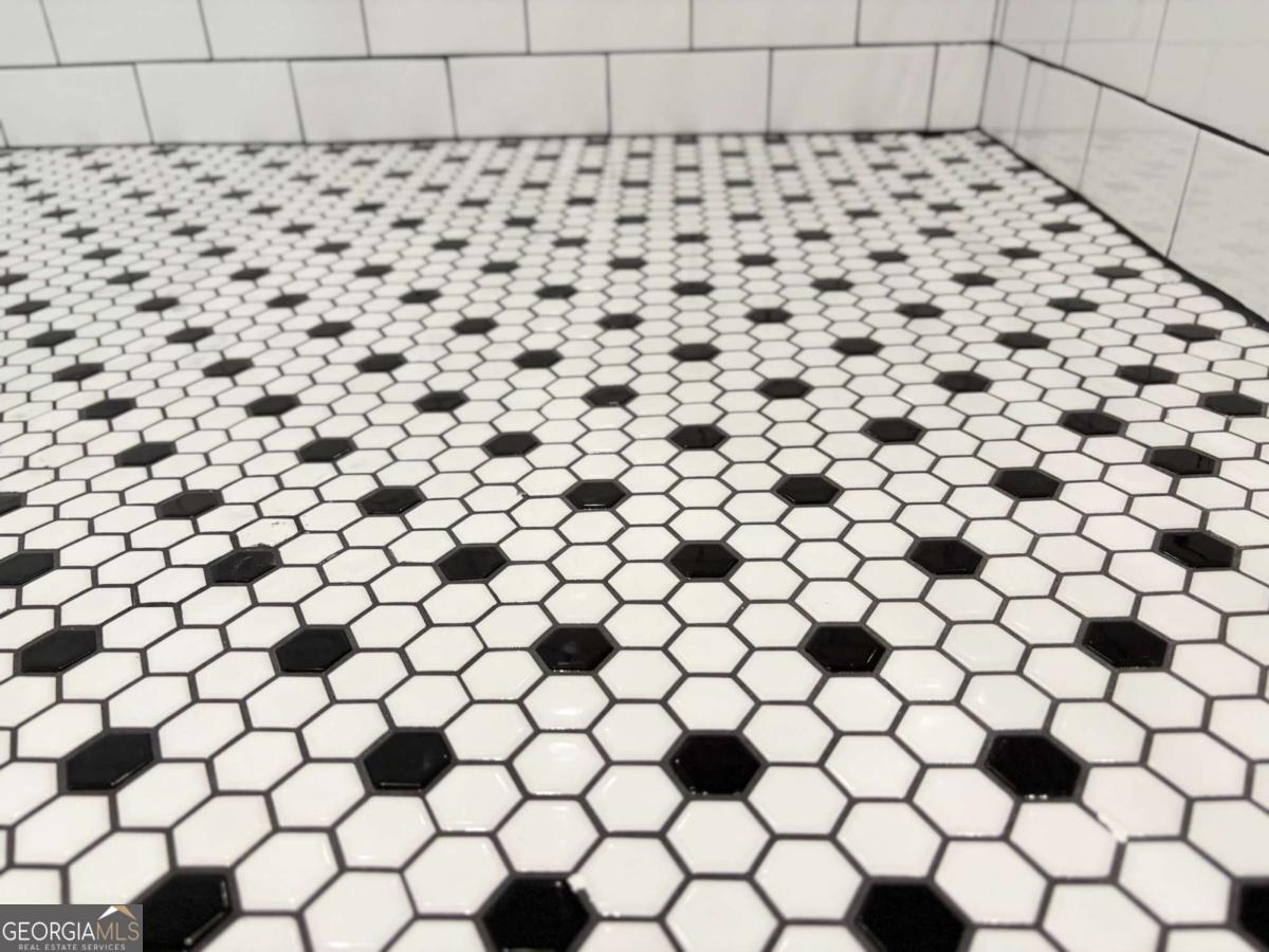 387 Hillside Drive SW