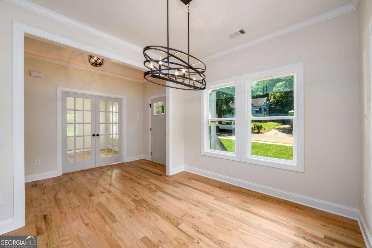 387 Hillside Drive SW