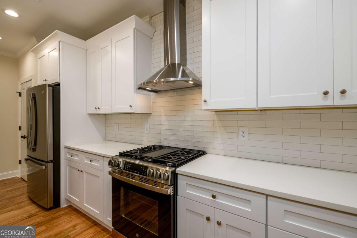 387 Hillside Drive SW