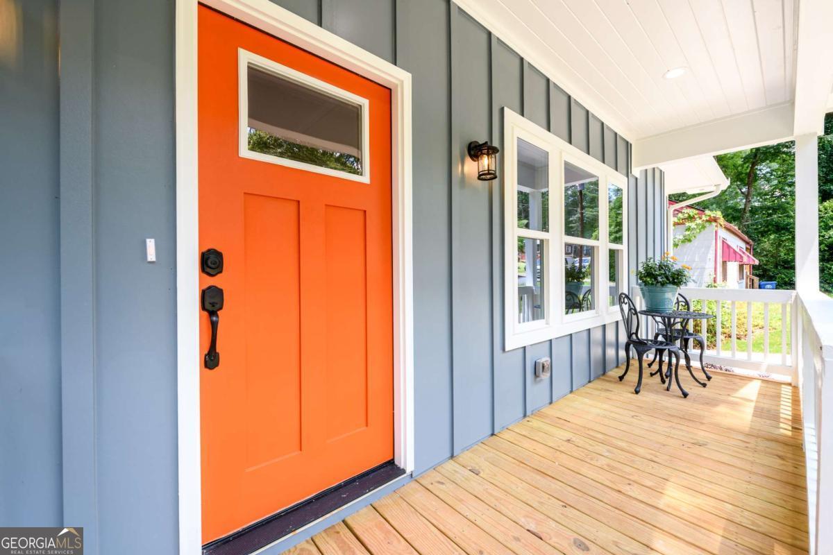 387 Hillside Drive SW