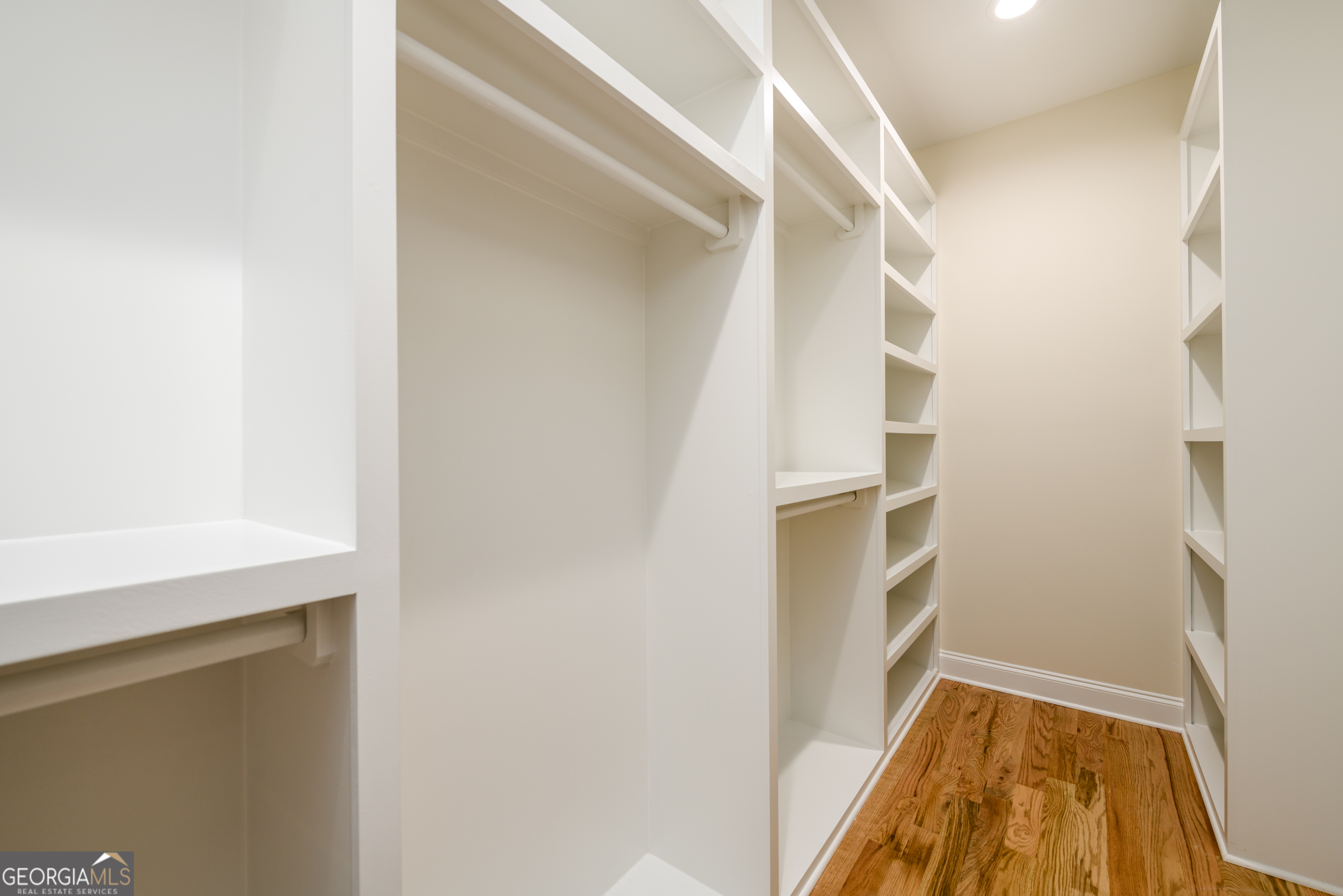 387 Hillside Drive SW