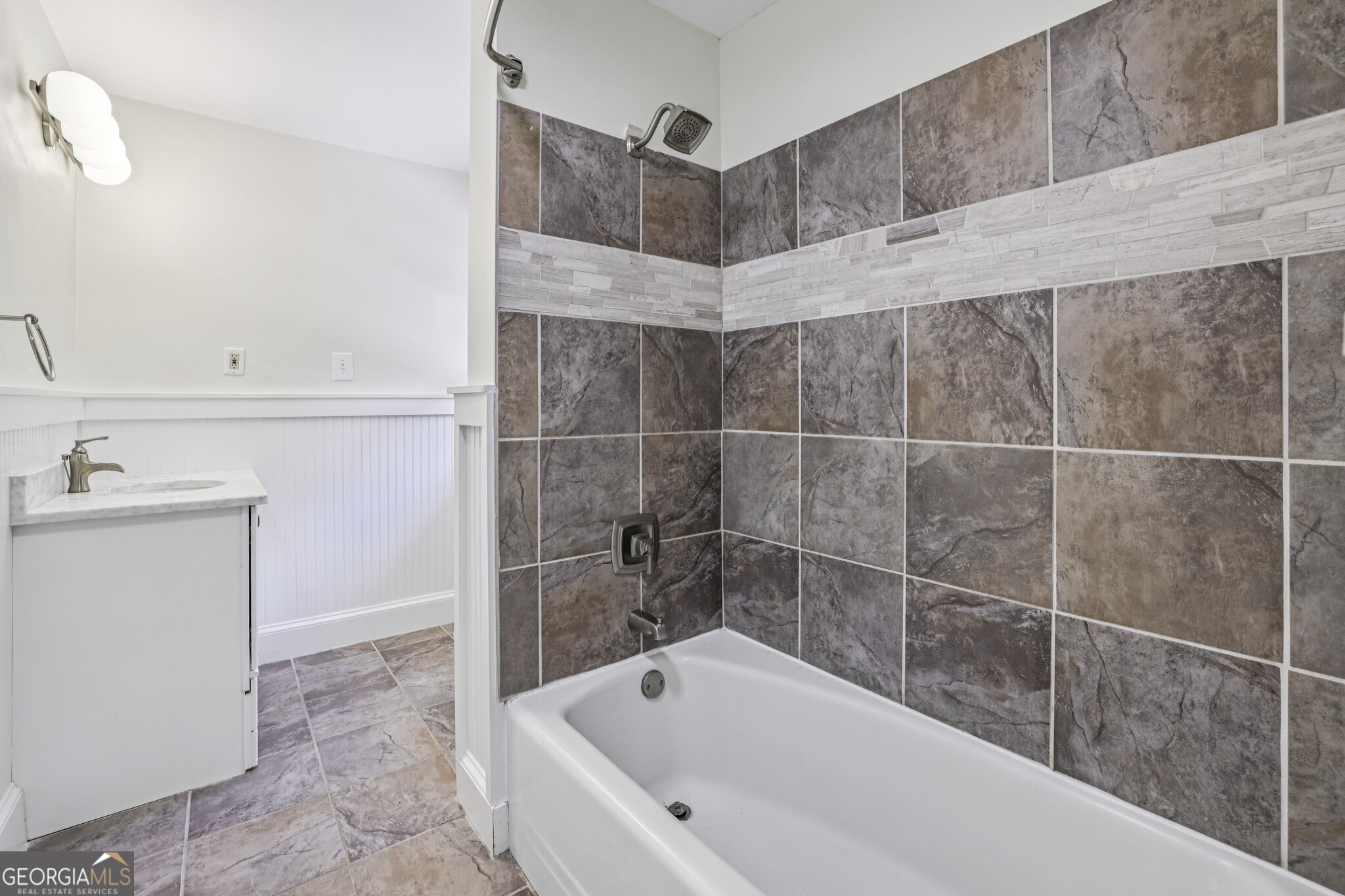 4082 McClatchey Circle NE