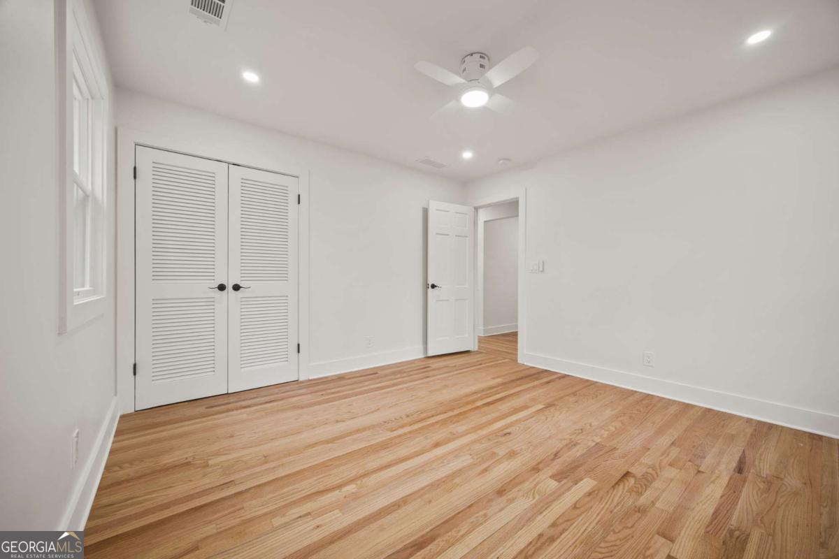 2433 Helmsdale Drive NE