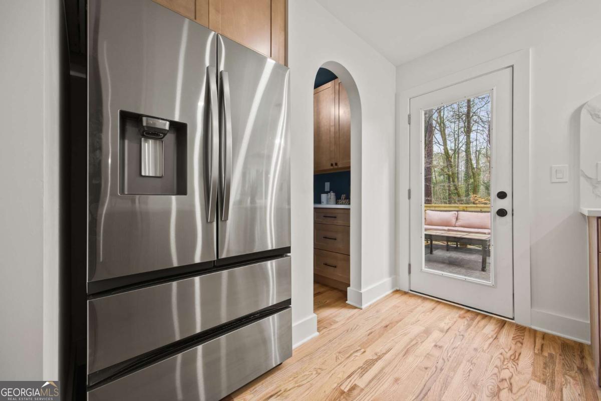 2433 Helmsdale Drive NE