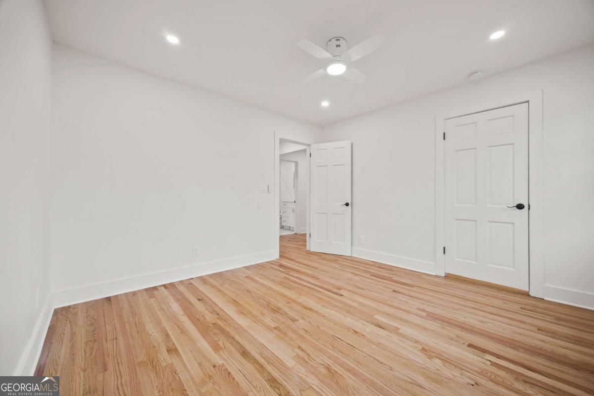 2433 Helmsdale Drive NE