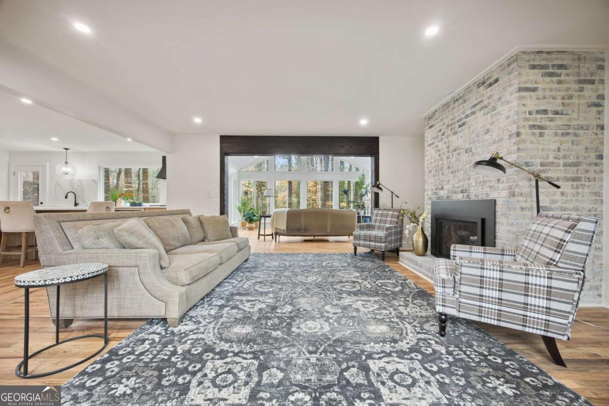 2433 Helmsdale Drive NE