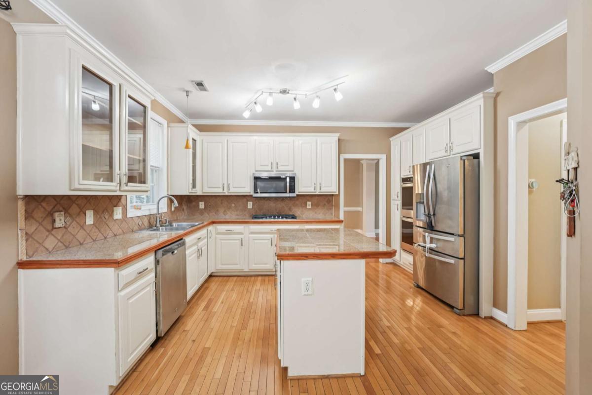 155 Matthew Way, Fayetteville