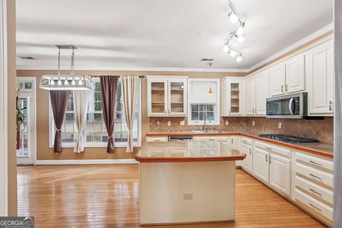 155 Matthew Way, Fayetteville